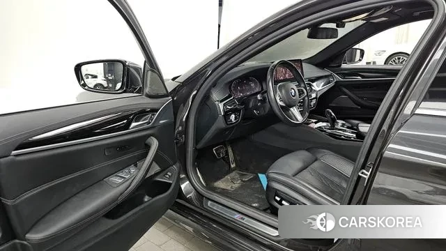 BMW 5 Series (G30) id 3468950 из Кореи 20