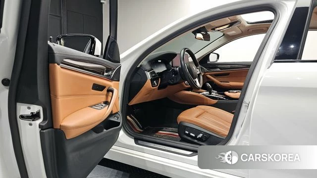 BMW 5 Series (G30) id 3860221 из Кореи 20