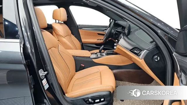 BMW 5 Series (G30) id 3716497 из Кореи 20