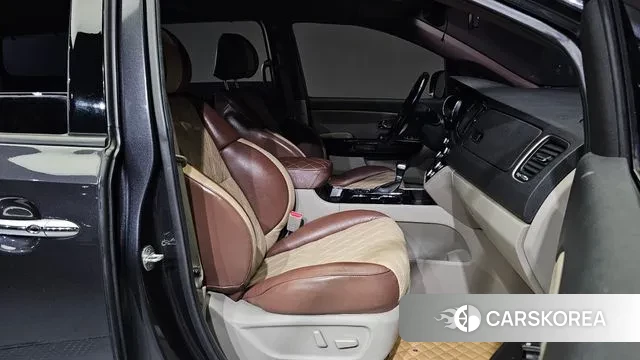 Kia The New Carnival id 2902796 из Кореи 20