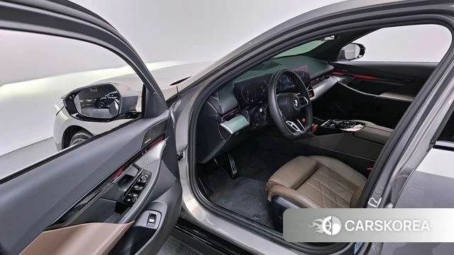 BMW 5 Series (G60) id 3850160 из Кореи 20