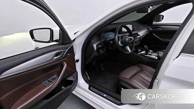 BMW 5 Series (G30) id 4285427 из Кореи 35