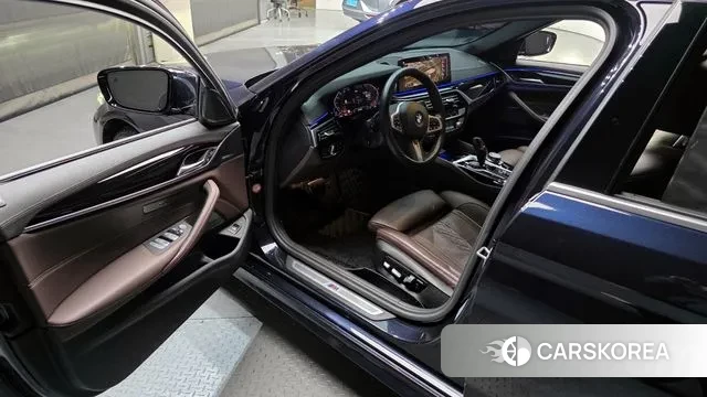 BMW 5 Series (G30) id 3670537 из Кореи 20