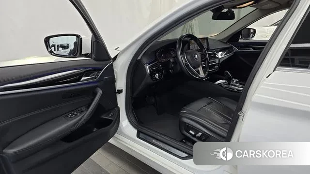 BMW 5 Series (G30) id 3504931 из Кореи 20