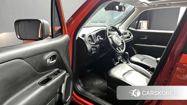 Jeep Renegade id 3924618 из Кореи 20