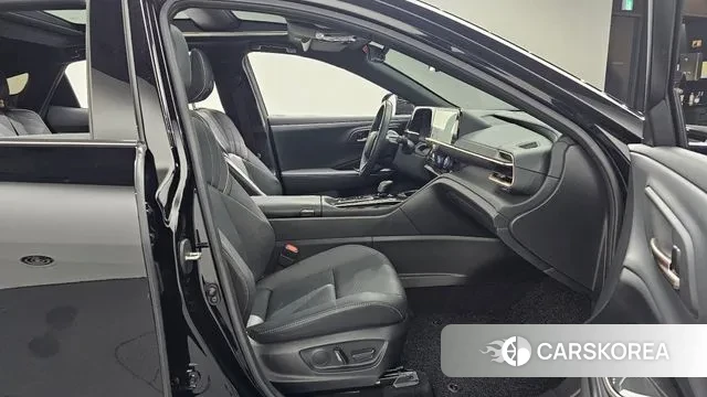 Toyota Crown Crossover id 3457330 из Кореи 20