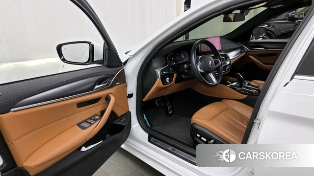 BMW 5 Series (G30) id 3818481 из Кореи 20