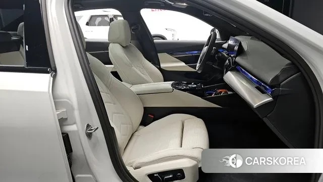 BMW 5 Series (G60) id 3554713 из Кореи 20