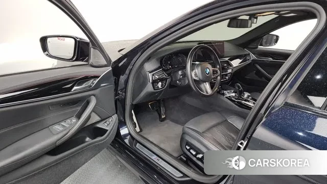 BMW 5 Series (G30) id 3676323 из Кореи 20