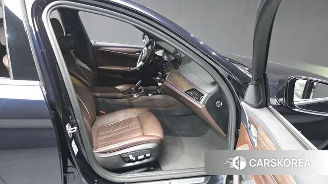 BMW 5 Series (G30) id 3616729 из Кореи 20