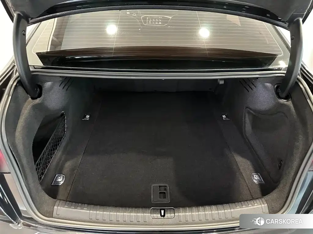 Audi A6L id 4679916 из Китая 16