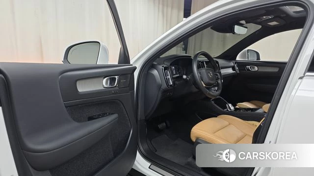 Volvo XC40 id 4881405 из Кореи 32