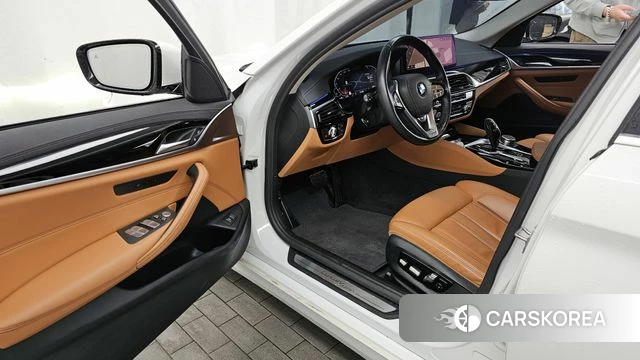 BMW 5 Series (G30) id 3910645 из Кореи 20