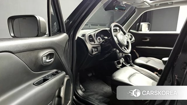 Jeep Renegade id 3904824 из Кореи 20