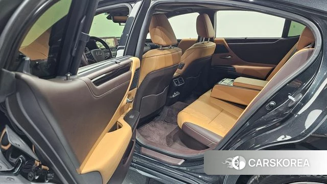 Lexus ES300h 7th generation id 4423549 из Кореи 32