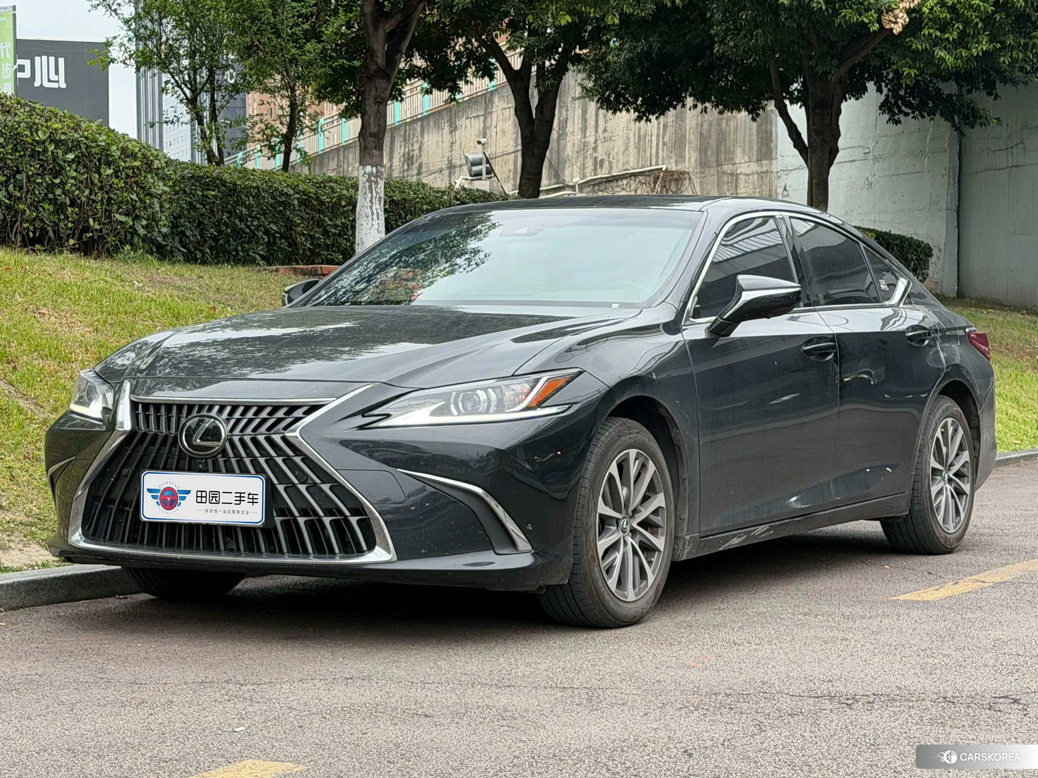 Lexus ES id 4467957 из Китая 13