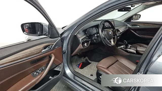 BMW 5 Series (G30) id 3547434 из Кореи 20