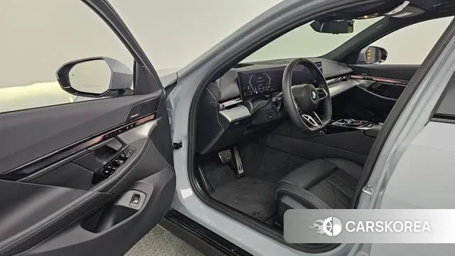 BMW 5 Series (G60) id 3745012 из Кореи 20