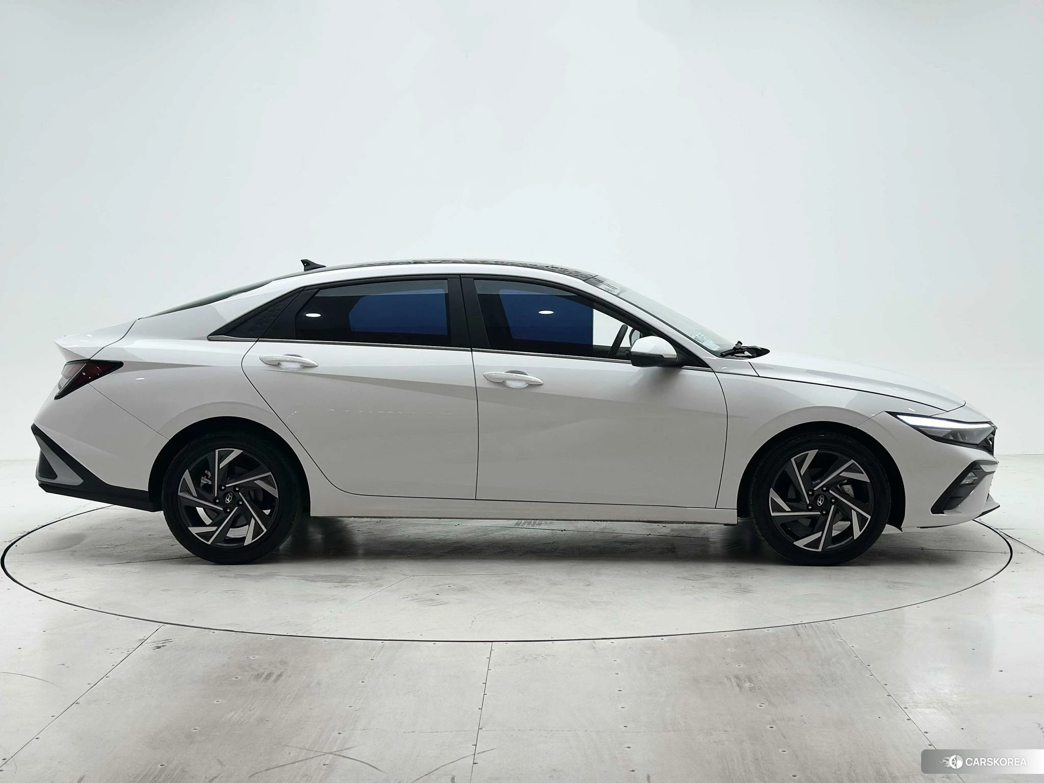 Hyundai Elantra id 4420990 из Китая 24