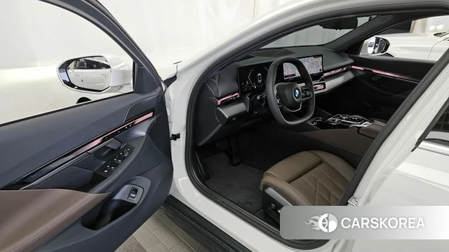 BMW 5 Series (G60) id 4387904 из Кореи 20