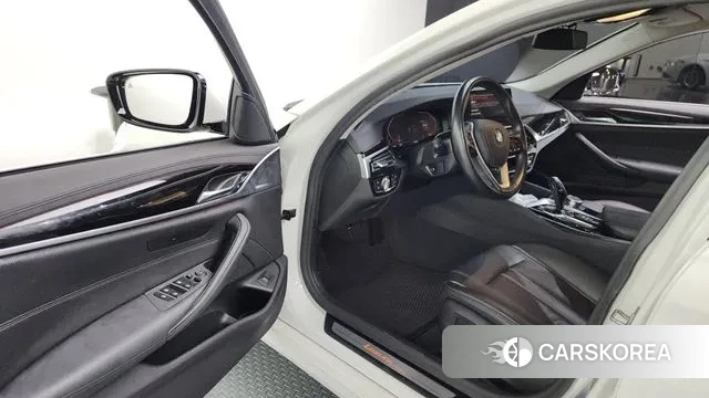 BMW 5 Series (G30) id 3324768 из Кореи 20