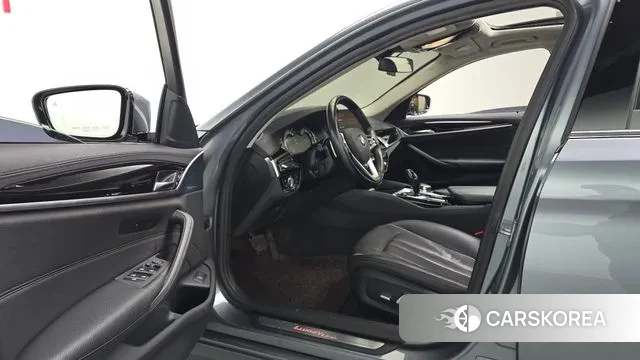 BMW 5 Series (G30) id 3761471 из Кореи 20