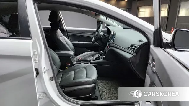 Hyundai Avante AD id 3055657 из Кореи 20