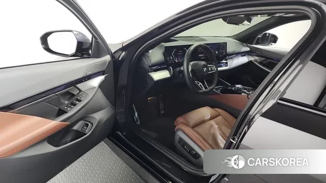 BMW 5 Series (G60) id 3745679 из Кореи 20