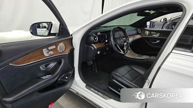 Mercedes-Benz E-Class W213 id 4409521 из Кореи 32