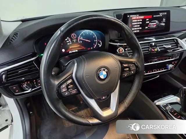 BMW 5 Series (G30) id 3399215 из Кореи 19