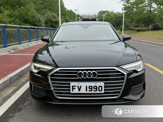 Audi A6L id 4348772 из Китая 15