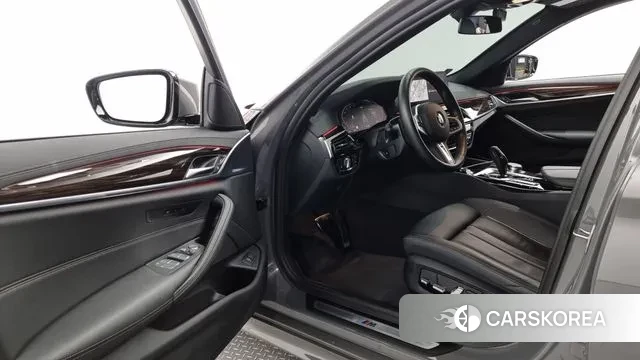 BMW 5 Series (G30) id 3012127 из Кореи 20