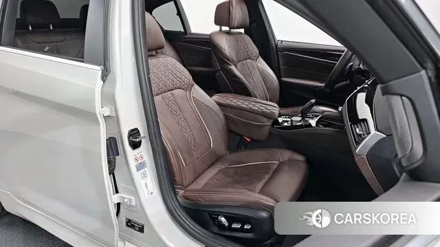 BMW 5 Series (G30) id 3043544 из Кореи 20