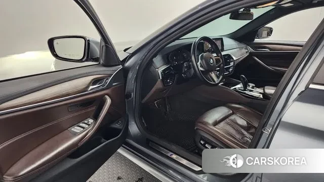 BMW 5 Series (G30) id 3692150 из Кореи 20