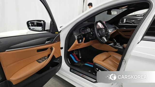 BMW 5 Series (G30) id 4284165 из Кореи 34