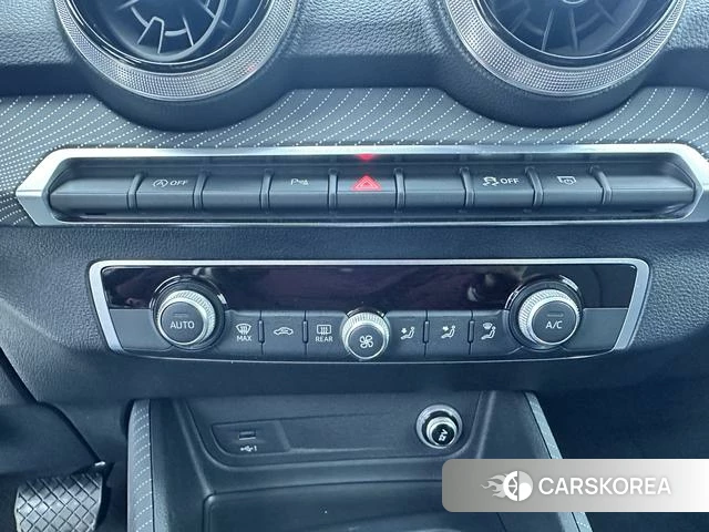 Audi Q2L id 4258740 из Китая 24