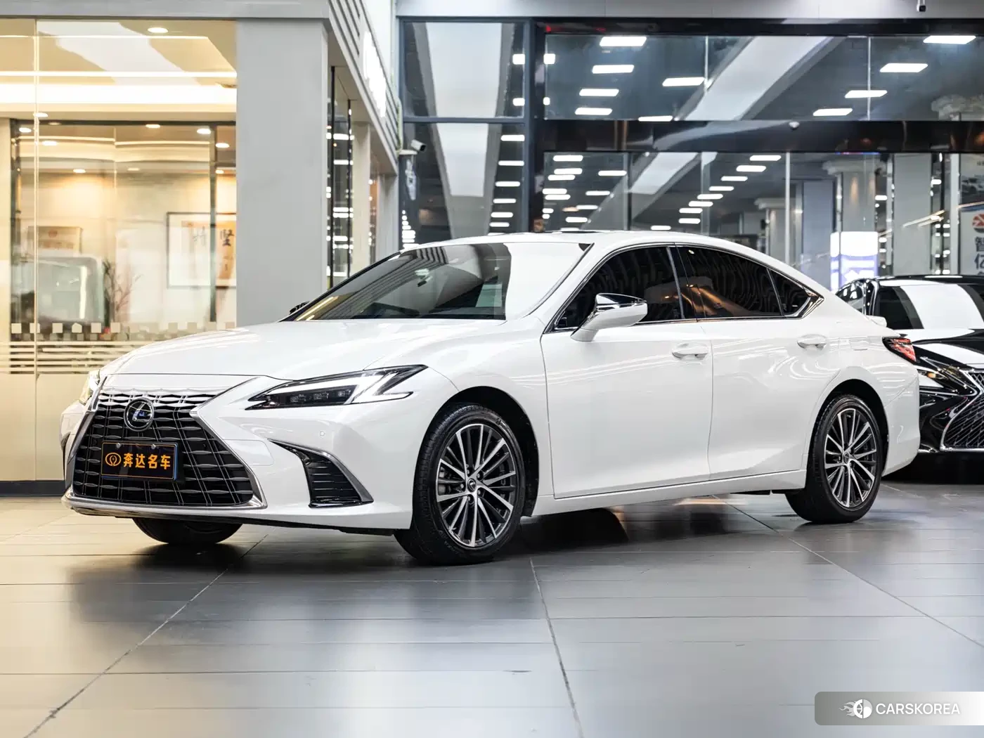 Lexus ES id 4583697 из Китая 21