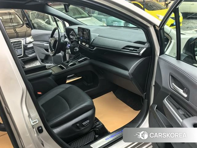 Toyota Saina id 4335083 из Китая 13