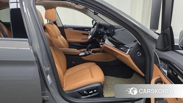 BMW 5 Series (G30) id 4784434 из Кореи 31