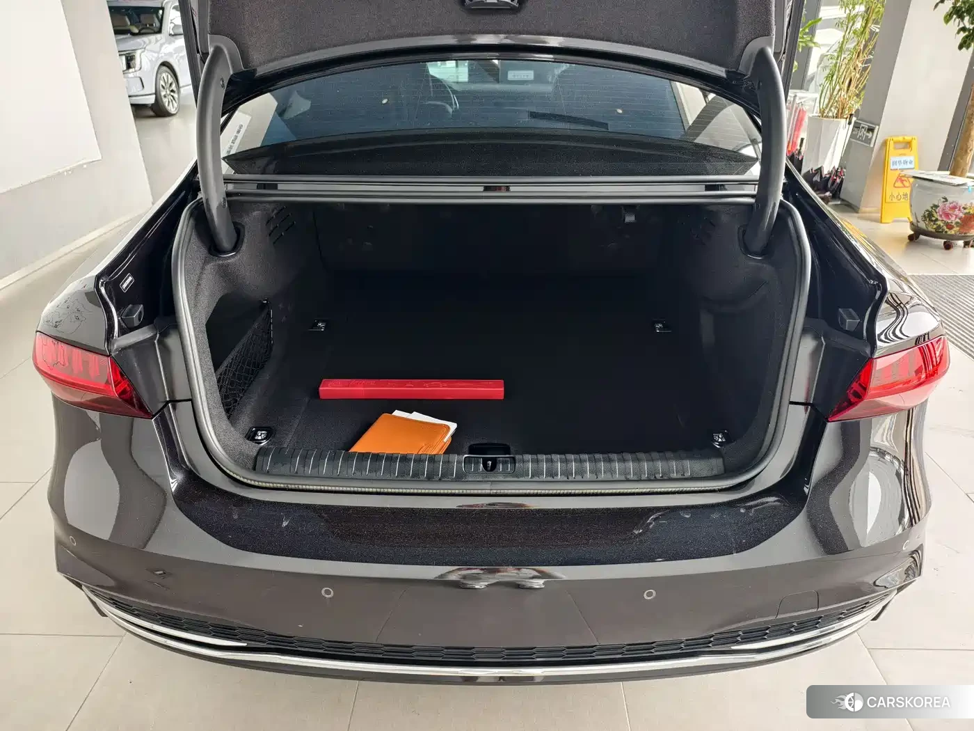 Audi A7L id 4547253 из Китая 16