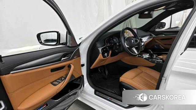 BMW 5 Series (G30) id 3858991 из Кореи 20