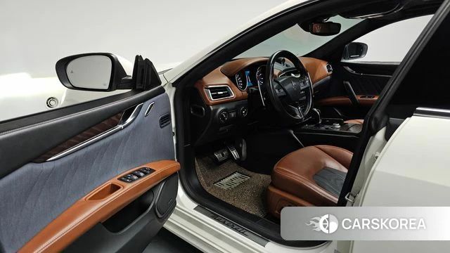 Maserati Ghibli id 4203796 из Кореи 20
