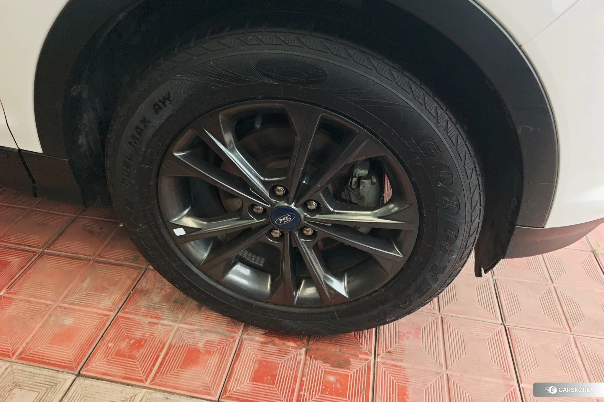 Ford Kuga id 4439917 из Китая 17