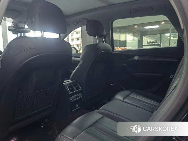 Audi Q5L id 4300835 из Китая 10