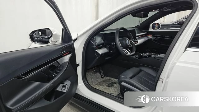 BMW 5 Series (G60) id 4584660 из Кореи 33