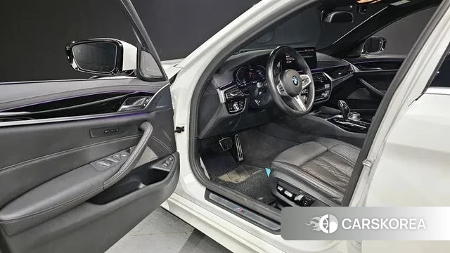 BMW 5 Series (G30) id 3592279 из Кореи 20