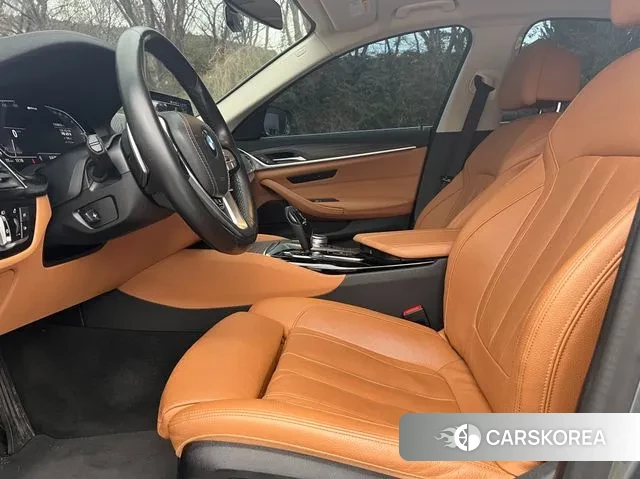 BMW 5 Series (G30) id 3723059 из Кореи 16