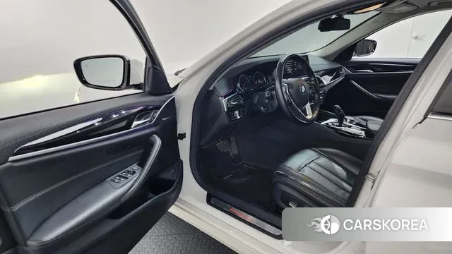 BMW 5 Series (G30) id 3677393 из Кореи 20