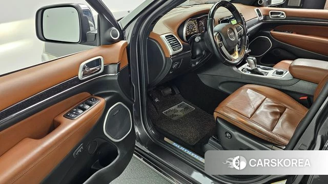 Jeep Grand Cherokee id 4293744 из Кореи 31