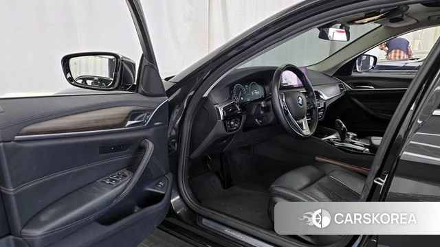 BMW 5 Series (G30) id 4331478 из Кореи 31